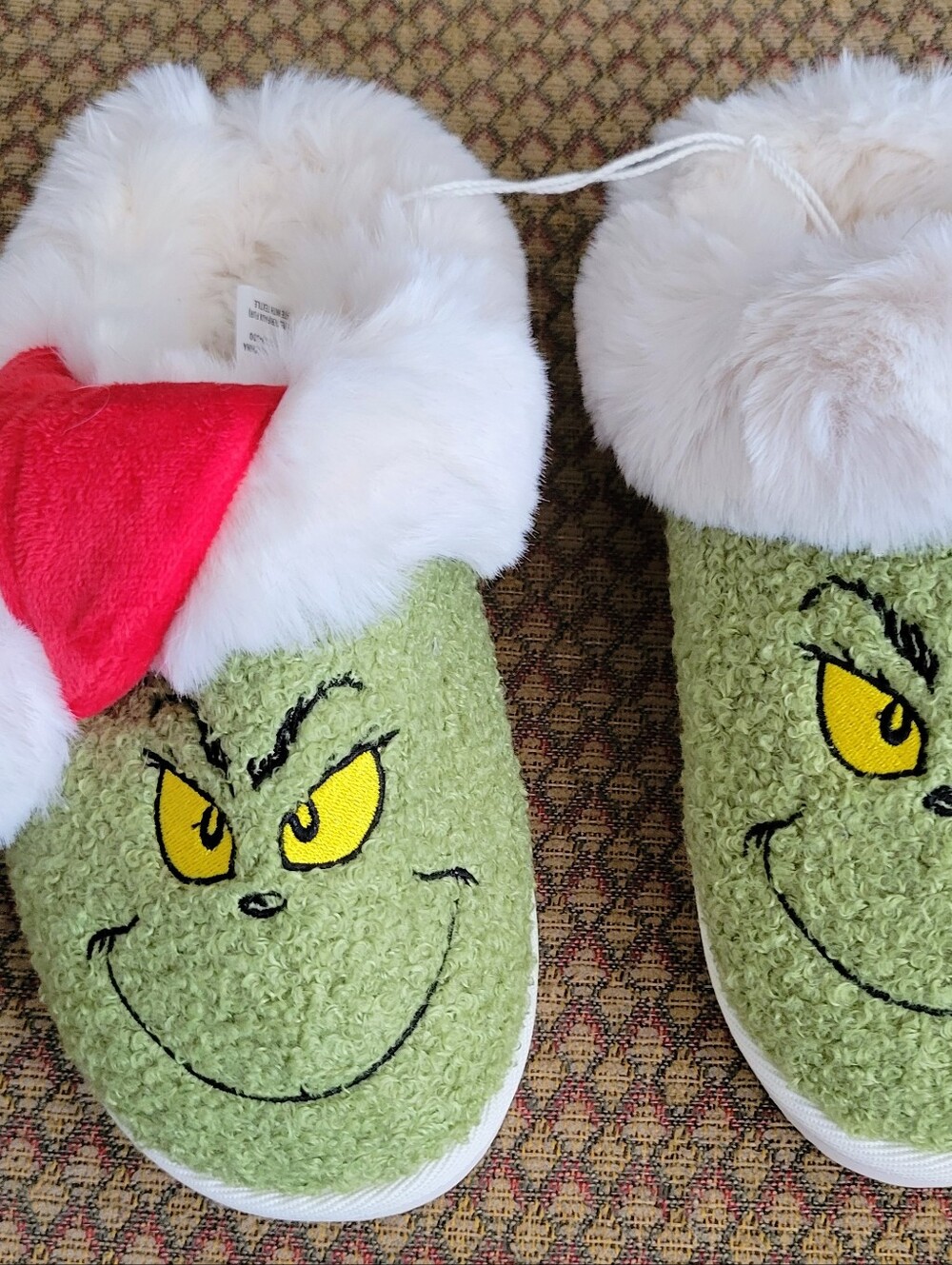 American Eagle Christmas Grinch Slippers, Brand New, Size 7